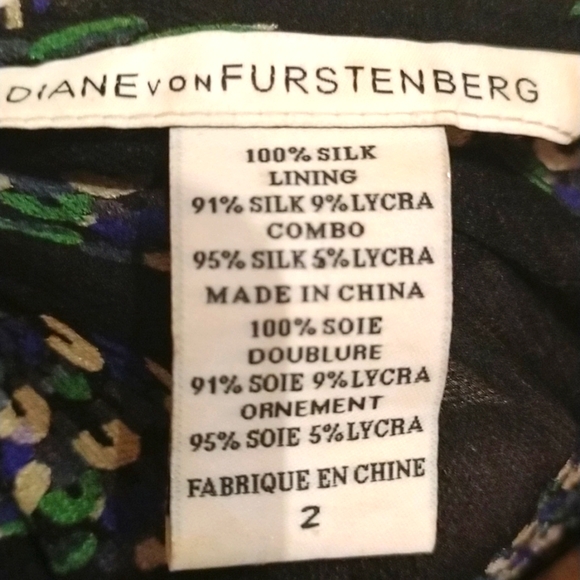 - 🌺Gorgeous silk DVF black shift dress with beautiful ruffle detailing Sz2 - Picture 9 of 9